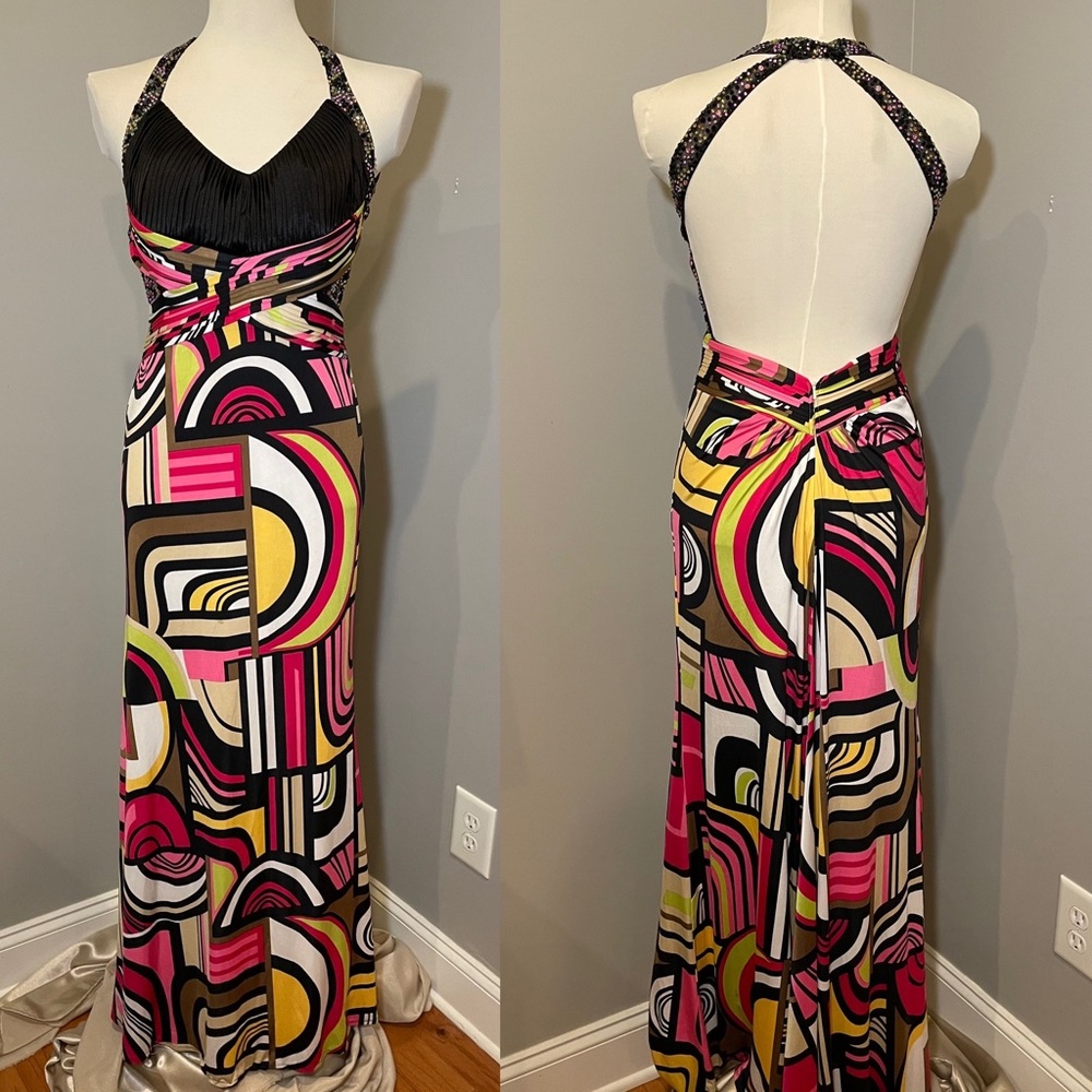 LA FEMME Full Length Formal Gown with multicolored pattern and accents Size 2